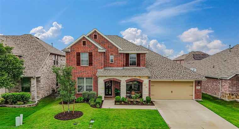 Photo of 1612 Village Creek Dr Forney, TX 75126