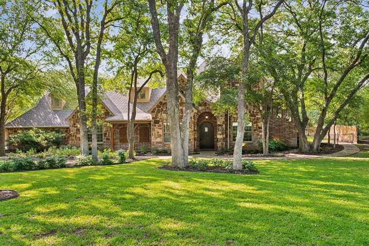 Photo of 105 Blue Sage Ct Weatherford, TX 76087