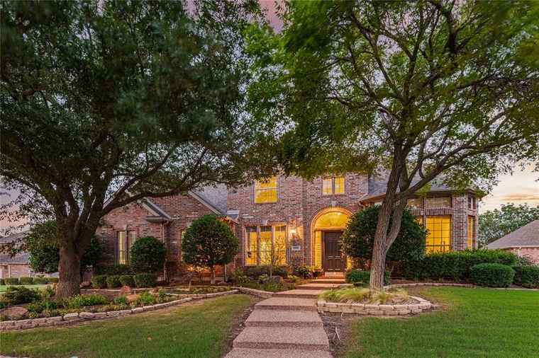 Photo of 1005 Woodhaven Dr McKinney, TX 75072