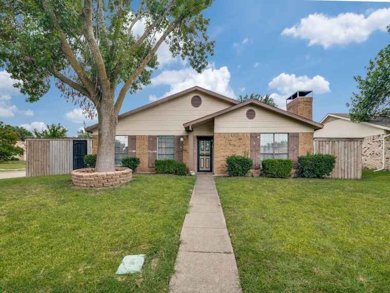 Photo of 1400 Pecos St Mesquite, TX 75150