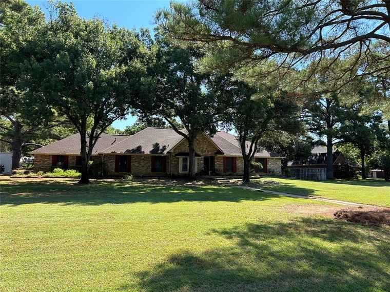 Photo of 3601 Montecito Dr Denton, TX 76205