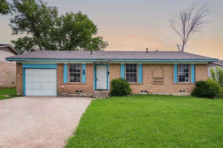 Photo of 1634 Evergreen Dr Mesquite, TX 75149