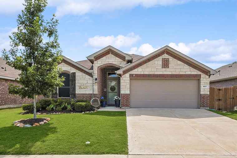 Photo of 6817 Woodlawn Dr Fort Worth, TX 76179