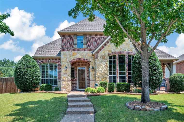 Photo of 2720 Ranchview Dr Richardson, TX 75082