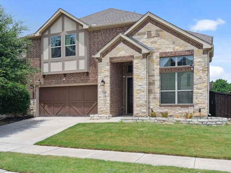 Photo of 702 Callaway Dr Allen, TX 75013