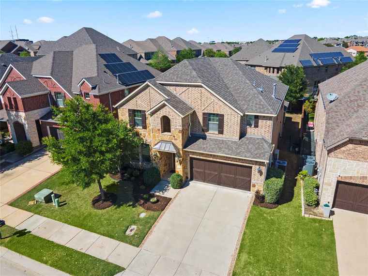 Photo of 3201 Fountain Dr Irving, TX 75063