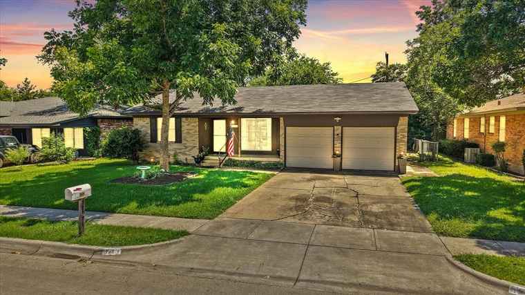Photo of 1713 Westchester St Denton, TX 76201