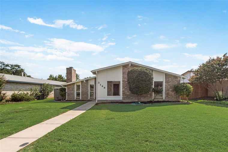 Photo of 3148 Oak Hill Rd Carrollton, TX 75007