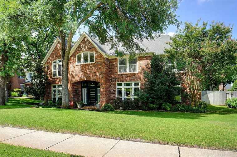 Photo of 206 Swallow Dr Southlake, TX 76092