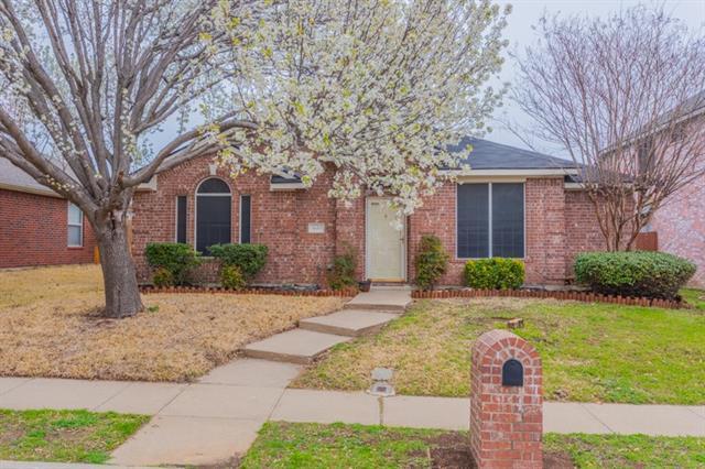 1633 Nightingale Dr Lewisville Tx 75077 Mls 14041757 Redfin