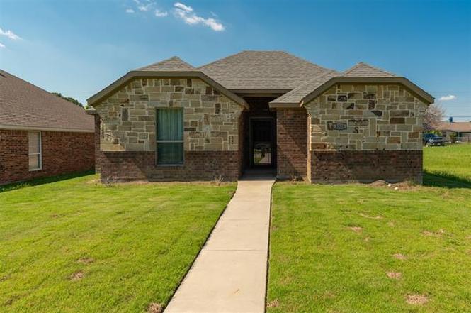 3308 Kari Ln, Greenville, TX 75402 | MLS# 14602121 | Redfin