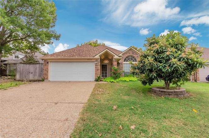 5419 Rolling Green Rd, Arlington, TX 76017 | MLS# 14583827 ...