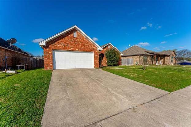405 Centenial Ave Ennis Tx 75119 Mls 14536027 Redfin