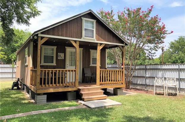 2913 Waterwood Ct Granbury Tx 76048 Mls 13911389 Redfin