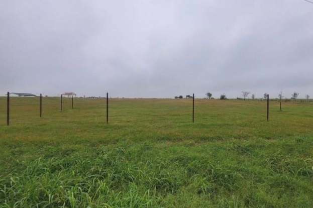 20 Acres of Agricultural Land with Home for Sale in Alvarado