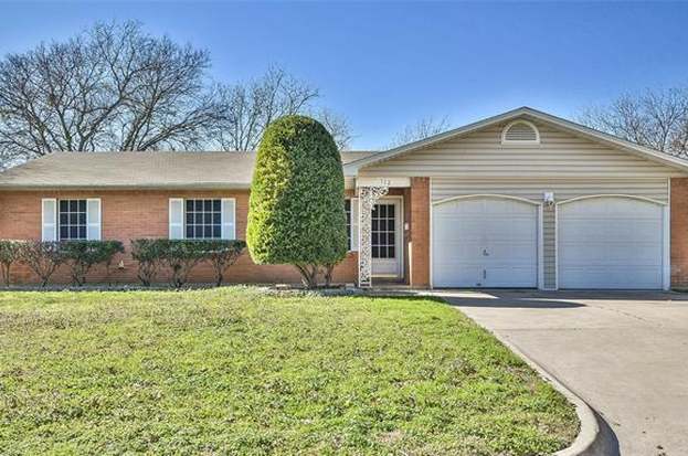 112 Se Newton Dr Burleson Tx 76028 Mls 14255782 Redfin