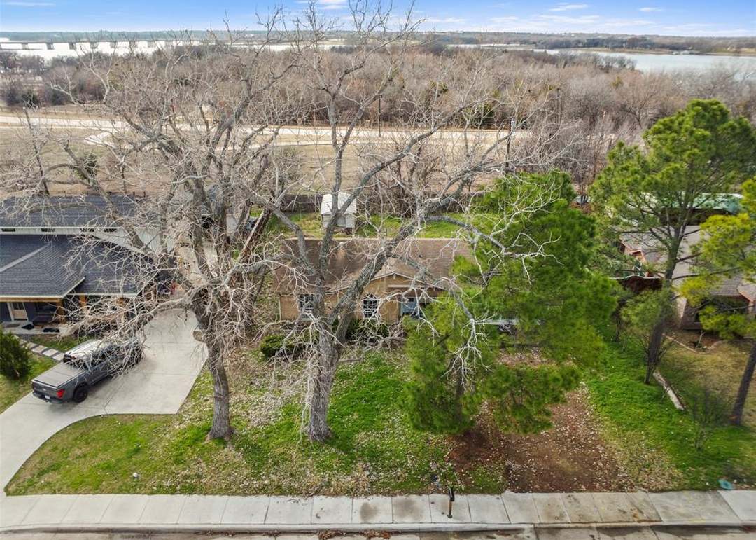 221 W Park St, Little Elm, TX 75068