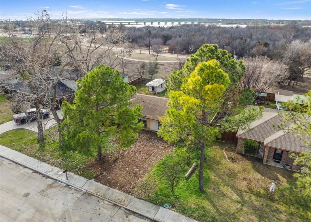 221 W Park St, Little Elm, TX 75068