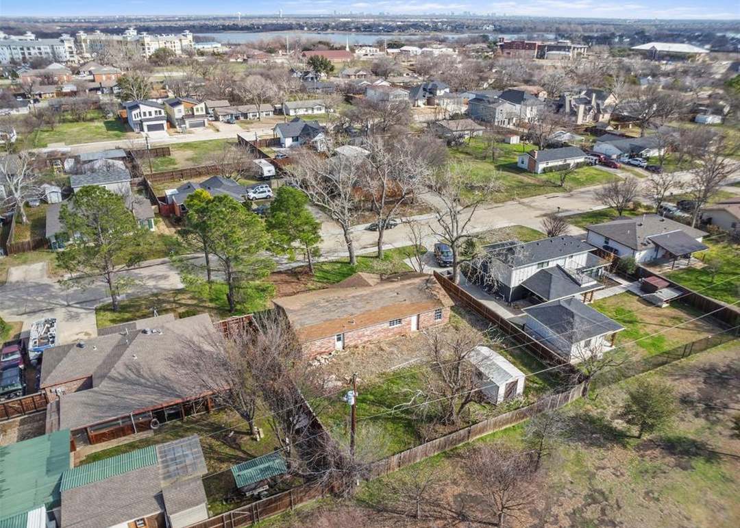 221 W Park St, Little Elm, TX 75068