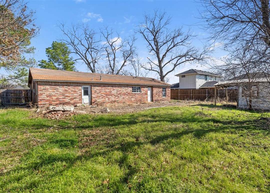 221 W Park St, Little Elm, TX 75068