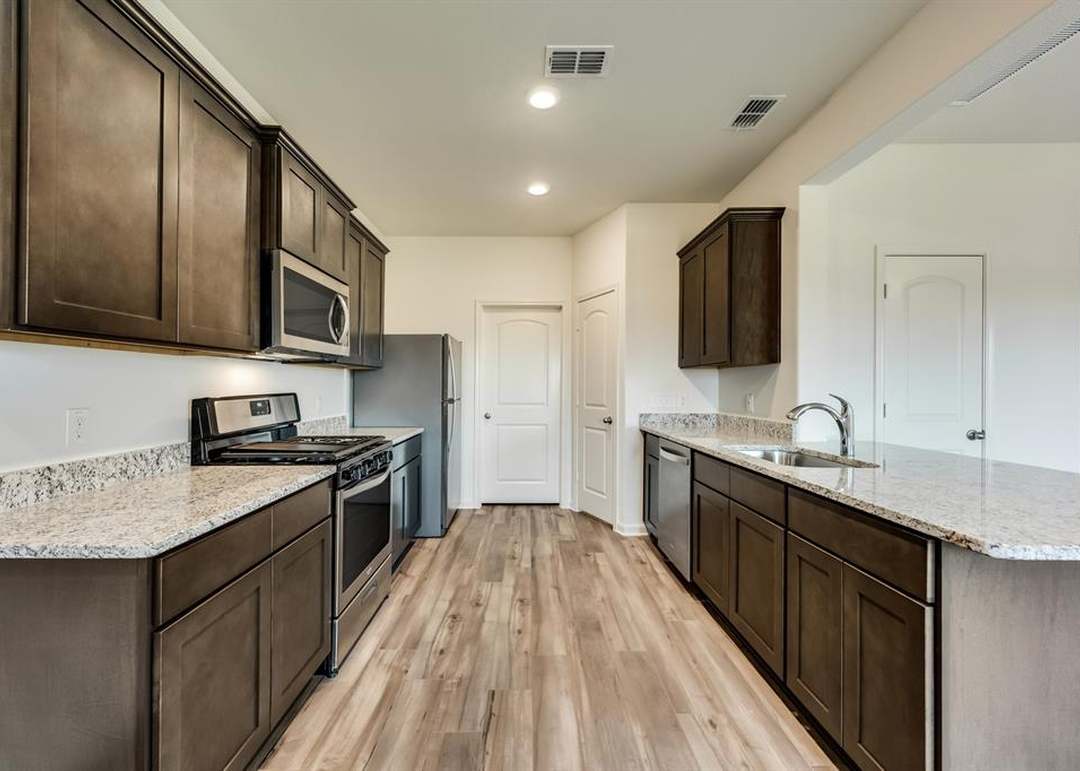 9504 Teton Vista Dr, Fort Worth, TX 76140