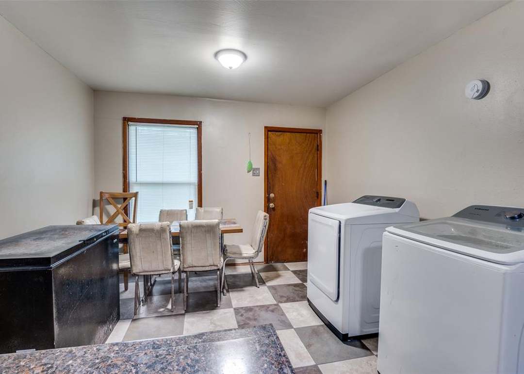 1447 Gillette St, Dallas, TX 75217