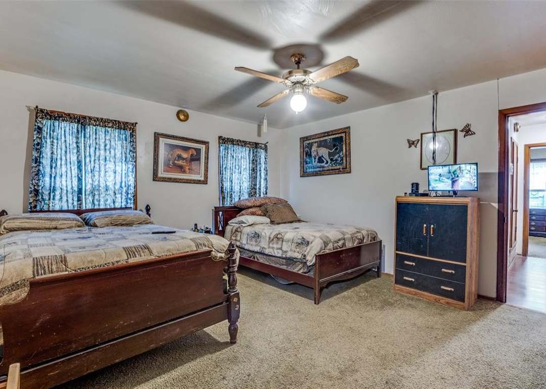 1447 Gillette St, Dallas, TX 75217