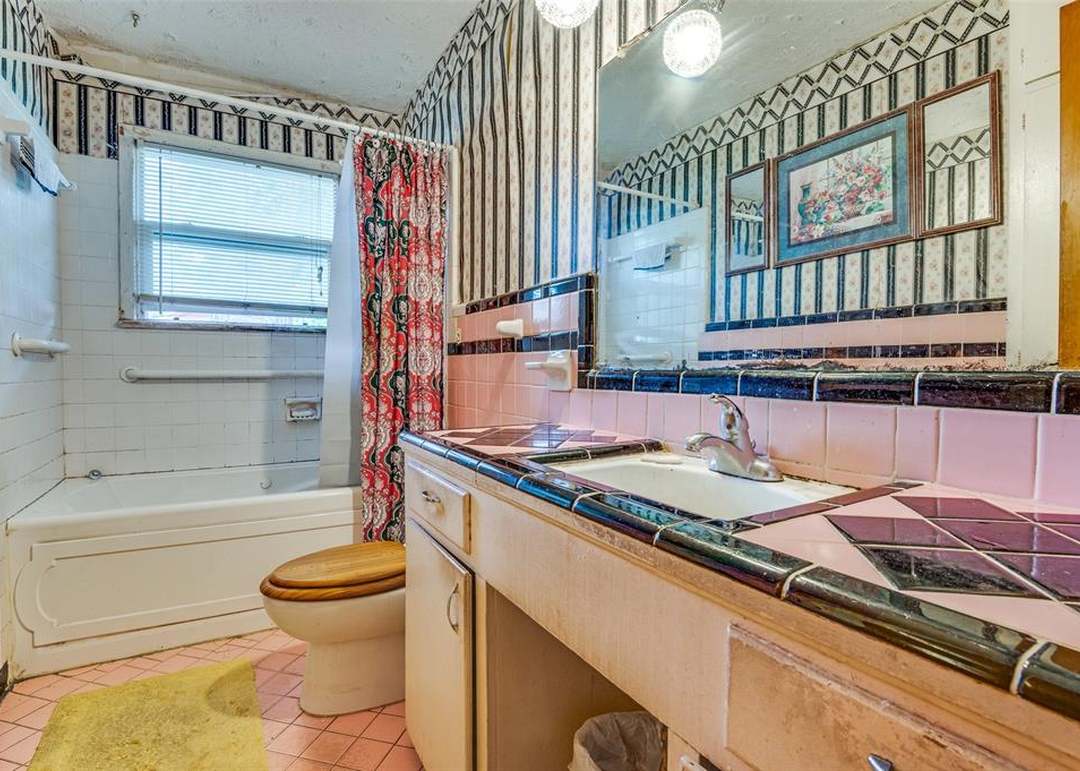 1447 Gillette St, Dallas, TX 75217