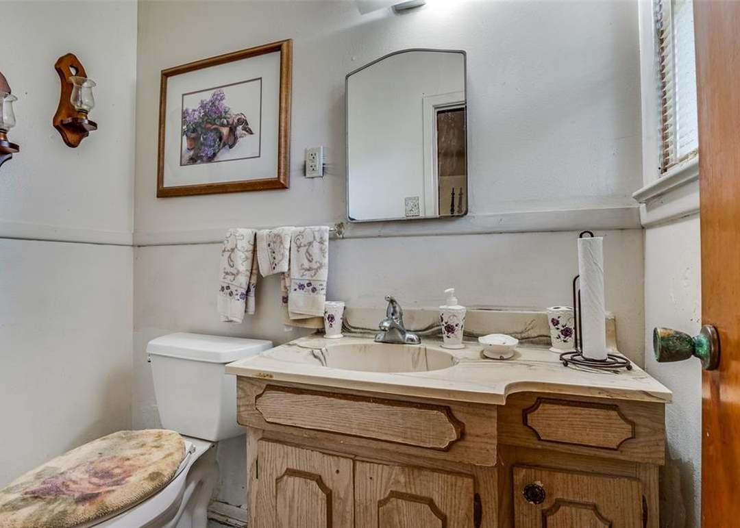 1447 Gillette St, Dallas, TX 75217