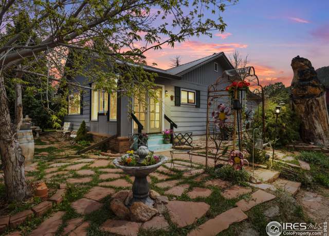 Property at 241 South Ct, Estes Park, CO 80517, 3 beds, 1 bath