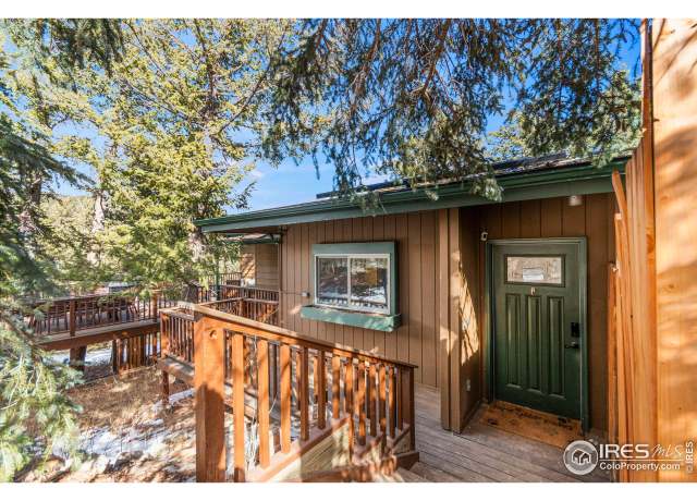 Property at 838 Lakeshore Dr, Boulder, CO 80302, 4 beds, 2 baths