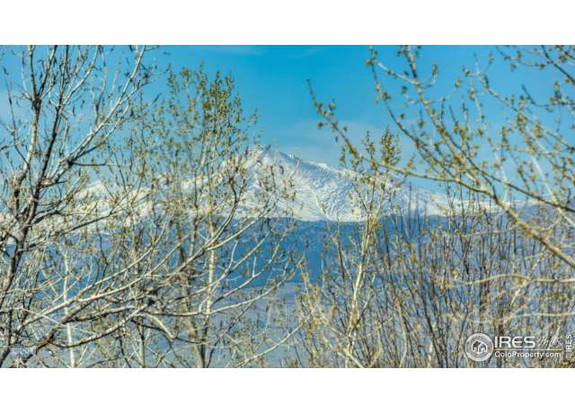 Property at 2305 Glacier Ct, Lafayette, CO 80026, 4 beds, 3.5 baths