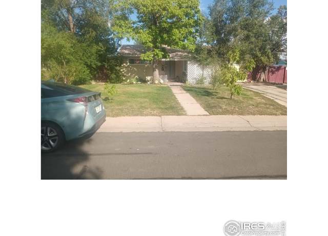 Property at 800 Nile St, Aurora, CO 80010, 3 beds, 1 bath