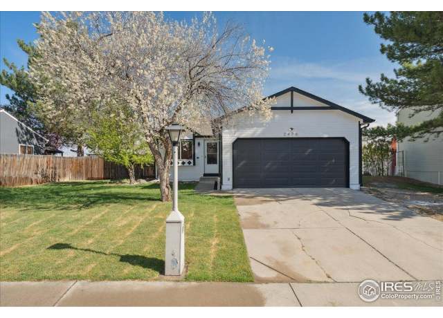 Property at 2476 Sunset Dr, Longmont, CO 80501, 3 beds, 2 baths