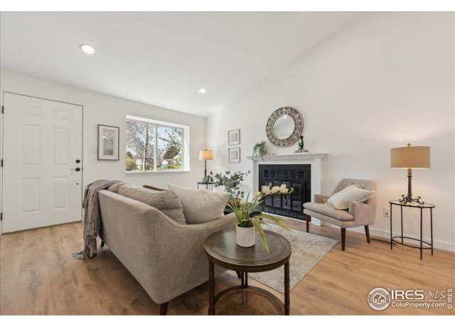 Property at 2476 Sunset Dr, Longmont, CO 80501, 3 beds, 2 baths