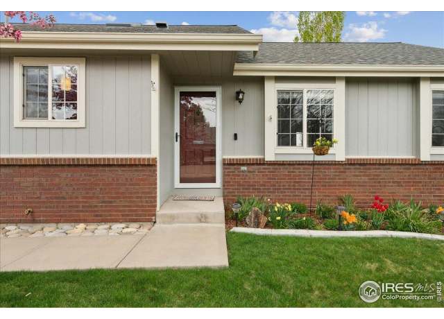 Property at 4056 La Veta Dr, Loveland, CO 80538, 3 beds, 2 baths