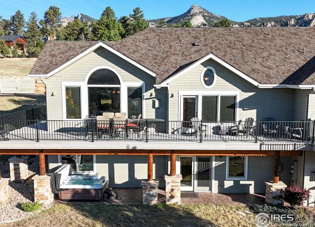 Property at 402 Overlook Ct, Estes Park, CO 80517, 3 beds, 2.5 baths