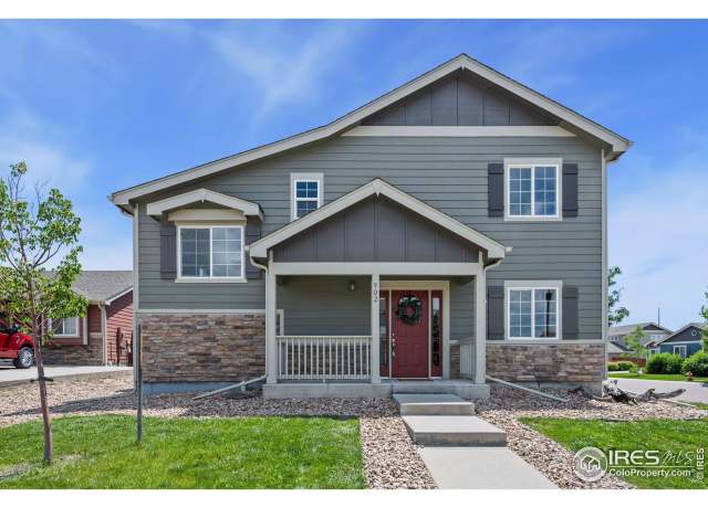 Property at 902 Delphinus Pl, Loveland, CO 80537, 3 beds, 2 baths