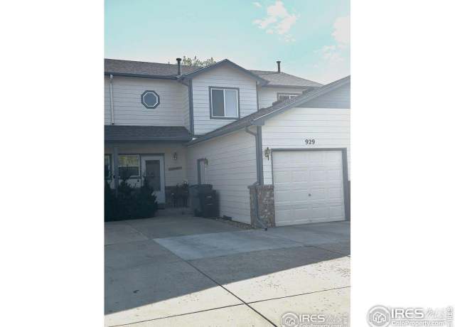 Property at 929 Parker Dr, Longmont, CO 80501, 2 beds, 2.5 baths