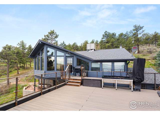 Property at 364 Jasper Dr, Lyons, CO 80540, 3 beds, 2.5 baths
