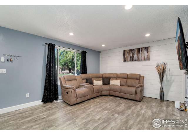 Property at 3726 E 112th Pl, Thornton, CO 80233, 4 beds, 2 baths