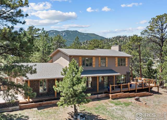 Property at 2175 Carriage Dr, Estes Park, CO 80517, 3 beds, 2.5 baths