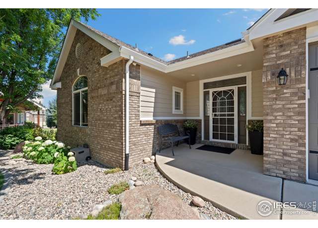 Property at 975 Norway Maple Dr, Loveland, CO 80538, 5 beds, 3 baths