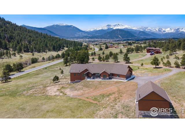 Property at 2005 Kendall Dr, Estes Park, CO 80517, 4 beds, 3.5 baths