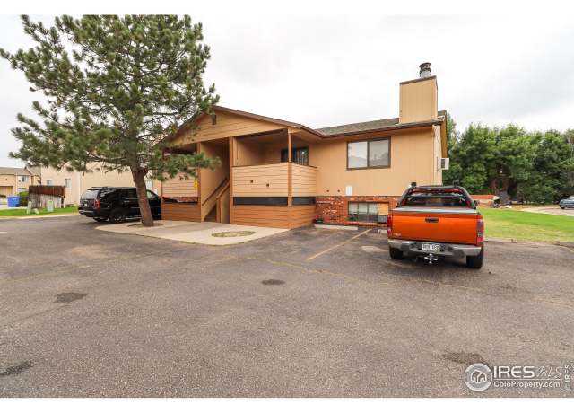 Property at 127 Juniper Pl, Loveland, CO 80538, 8 beds, 4 baths