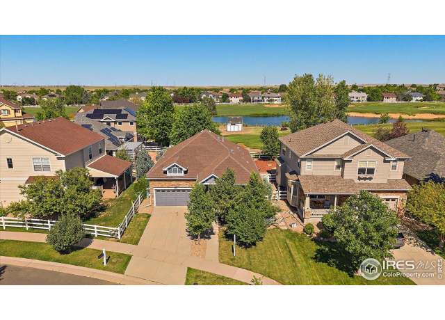 Property at 1392 S Duquesne Cir, Aurora, CO 80018, 4 beds, 3 baths