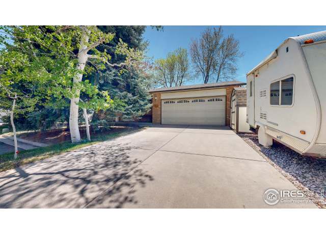 Property at 729 Jay Pl, Berthoud, CO 80513, 4 beds, 2 baths