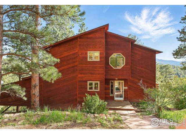 Property at 1101 Peakview Cir, Boulder, CO 80302, 4 beds, 3 baths