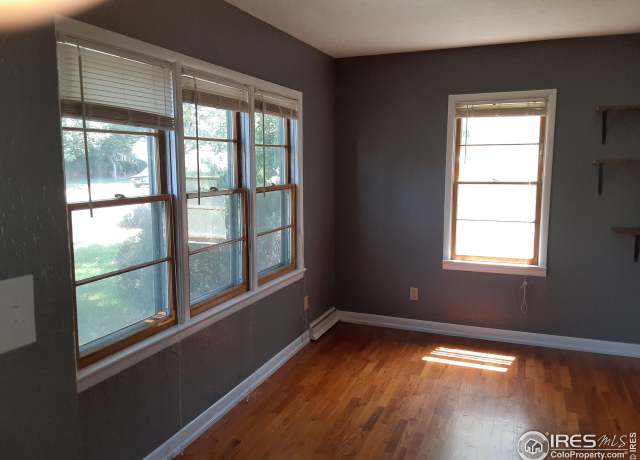 Property at 520 Lincoln St, Brush, CO 80723, 5 beds, 2 baths