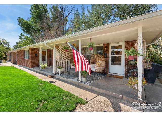 Property at 1463 Lamplighter Dr, Longmont, CO 80504, 4 beds, 2 baths